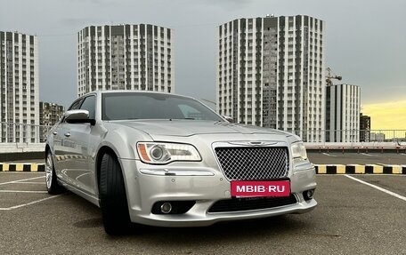 Chrysler 300C II, 2012 год, 1 500 000 рублей, 2 фотография