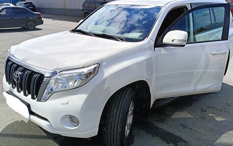 Toyota Land Cruiser Prado 150 рестайлинг 2, 2017 год, 4 200 000 рублей, 4 фотография