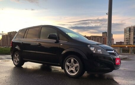 Opel Zafira B, 2011 год, 795 000 рублей, 1 фотография