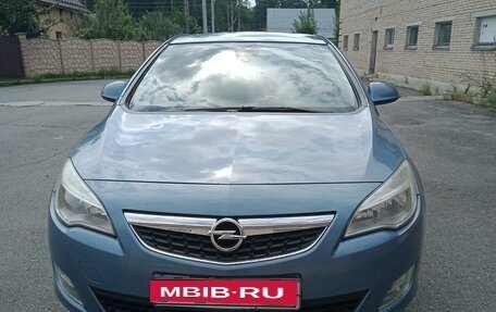 Opel Astra J, 2010 год, 750 000 рублей, 3 фотография