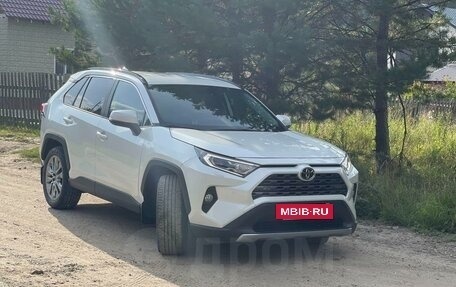 Toyota RAV4, 2022 год, 3 500 000 рублей, 3 фотография