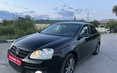 Volkswagen Jetta VI, 2010 год, 740 000 рублей, 2 фотография