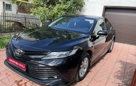 Toyota Camry, 2018 год, 2 850 000 рублей, 1 фотография