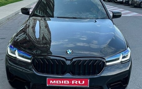 BMW 5 серия, 2019 год, 3 490 000 рублей, 2 фотография