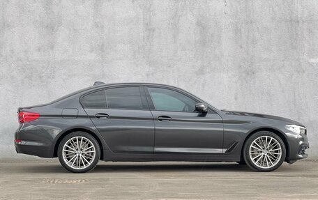 BMW 5 серия, 2020 год, 3 800 000 рублей, 3 фотография