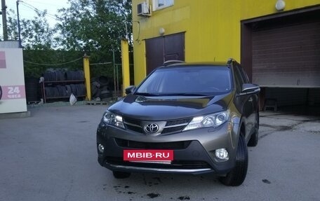 Toyota RAV4, 2015 год, 2 500 000 рублей, 3 фотография