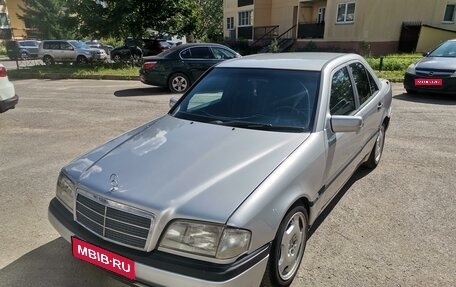 Mercedes-Benz C-Класс, 1995 год, 395 000 рублей, 1 фотография