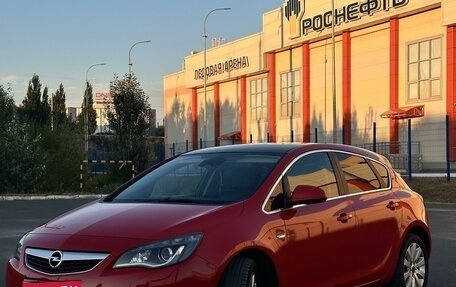 Opel Astra J, 2010 год, 970 000 рублей, 1 фотография