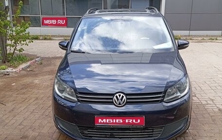 Volkswagen Touran III, 2012 год, 1 800 000 рублей, 1 фотография