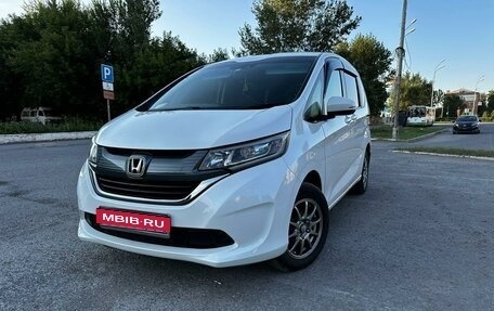 Honda Freed II, 2017 год, 1 840 000 рублей, 1 фотография