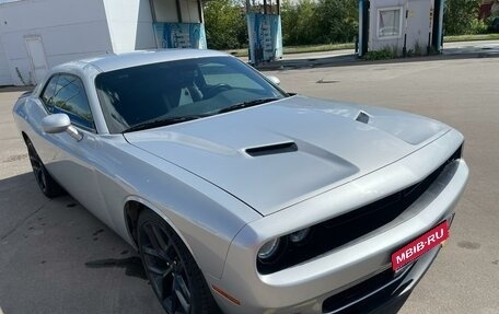 Dodge Challenger III рестайлинг 2, 2020 год, 3 400 000 рублей, 1 фотография