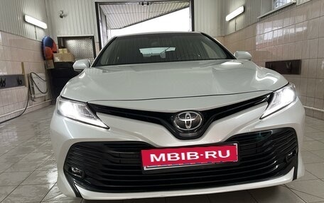 Toyota Camry, 2018 год, 2 650 000 рублей, 1 фотография