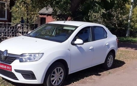 Renault Logan II, 2021 год, 900 000 рублей, 1 фотография