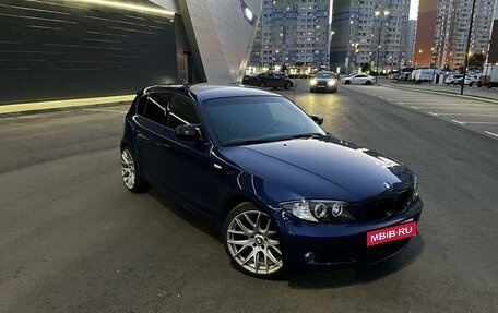 BMW 1 серия, 2011 год, 900 000 рублей, 1 фотография