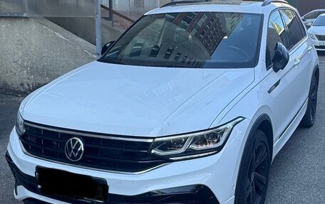 Volkswagen Tiguan II, 2021 год, 4 350 000 рублей, 1 фотография