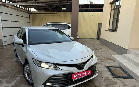 Toyota Camry, 2020 год, 3 490 000 рублей, 1 фотография