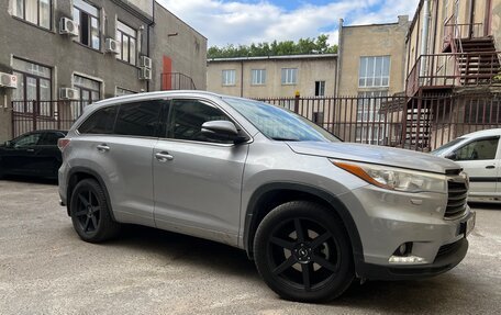 Toyota Highlander III, 2014 год, 3 400 000 рублей, 1 фотография