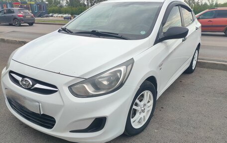 Hyundai Solaris II рестайлинг, 2013 год, 750 000 рублей, 1 фотография