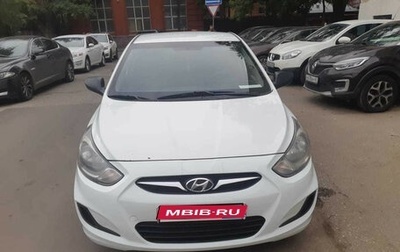 Hyundai Solaris II рестайлинг, 2013 год, 750 000 рублей, 1 фотография