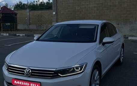 Volkswagen Passat B8 рестайлинг, 2017 год, 2 430 000 рублей, 1 фотография