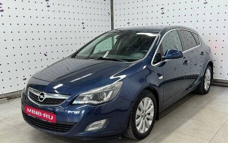 Opel Astra J, 2011 год, 839 000 рублей, 1 фотография