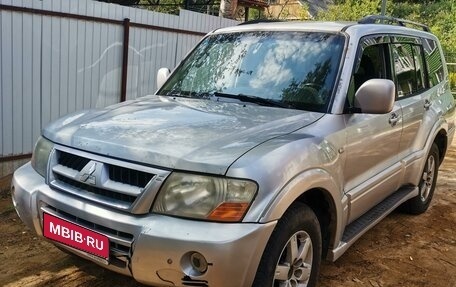 Mitsubishi Pajero III рестайлинг, 2005 год, 800 000 рублей, 1 фотография