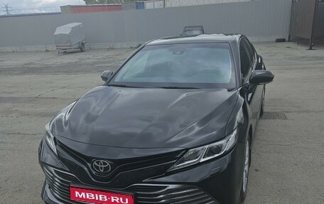 Toyota Camry, 2020 год, 3 300 000 рублей, 1 фотография