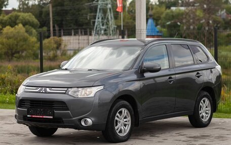 Mitsubishi Outlander III рестайлинг 3, 2013 год, 1 595 000 рублей, 1 фотография