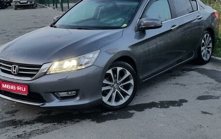 Honda Accord IX рестайлинг, 2013 год, 2 020 000 рублей, 1 фотография