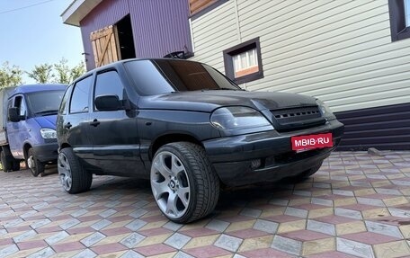 Chevrolet Niva I рестайлинг, 2003 год, 435 000 рублей, 1 фотография