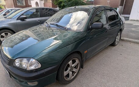 Toyota Avensis III рестайлинг, 1999 год, 250 000 рублей, 1 фотография