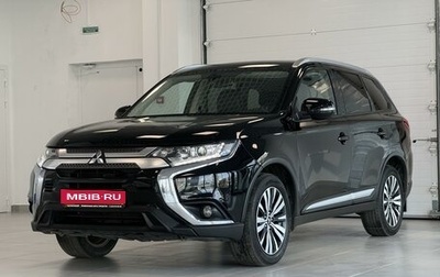 Mitsubishi Outlander III рестайлинг 3, 2019 год, 2 599 000 рублей, 1 фотография