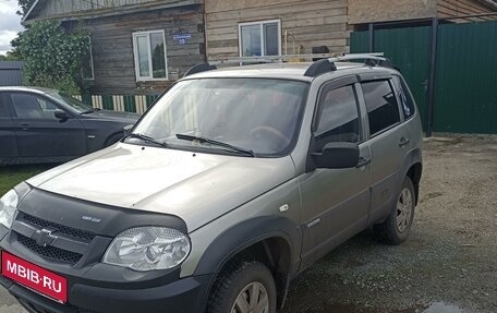 Chevrolet Niva I рестайлинг, 2011 год, 450 000 рублей, 1 фотография