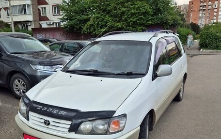 Toyota Ipsum II, 1997 год, 470 000 рублей, 1 фотография