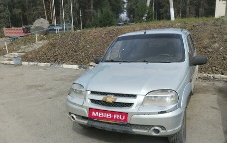 Chevrolet Niva I рестайлинг, 2005 год, 320 000 рублей, 1 фотография