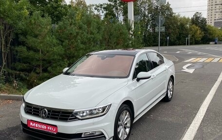 Volkswagen Passat B8 рестайлинг, 2016 год, 1 890 000 рублей, 1 фотография