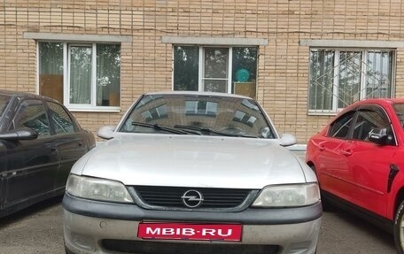 Opel Vectra B рестайлинг, 1998 год, 210 000 рублей, 1 фотография