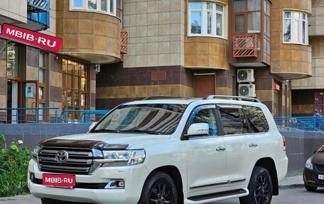 Toyota Land Cruiser 200, 2016 год, 7 300 000 рублей, 1 фотография