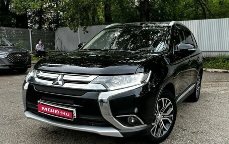 Mitsubishi Outlander III рестайлинг 3, 2016 год, 1 990 000 рублей, 1 фотография