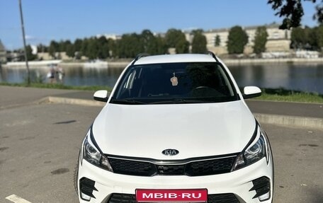 KIA Rio IV, 2021 год, 1 900 000 рублей, 1 фотография