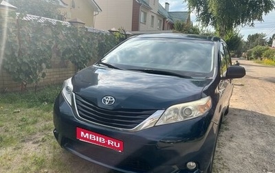 Toyota Sienna III, 2012 год, 1 650 000 рублей, 1 фотография