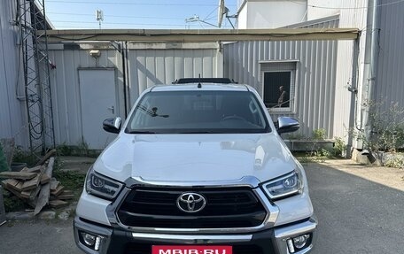 Toyota Hilux VIII, 2022 год, 5 100 000 рублей, 1 фотография