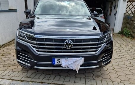 Volkswagen Touareg III, 2021 год, 4 980 000 рублей, 1 фотография