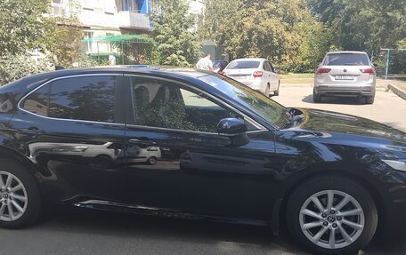 Toyota Camry, 2021 год, 2 600 000 рублей, 1 фотография