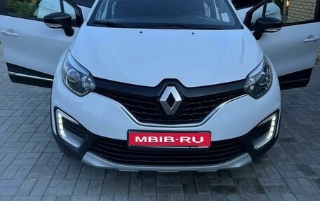 Renault Kaptur I рестайлинг, 2019 год, 1 639 000 рублей, 1 фотография