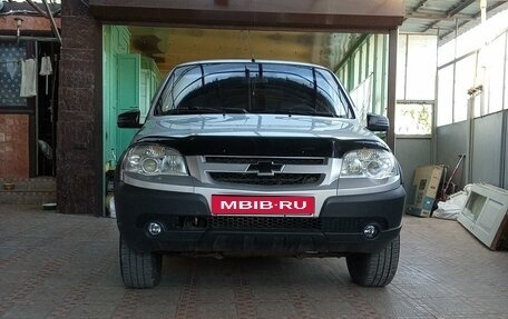 Chevrolet Niva I рестайлинг, 2010 год, 550 000 рублей, 1 фотография