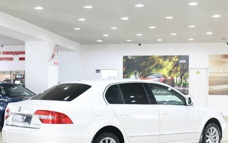 Skoda Superb III рестайлинг, 2013 год, 899 000 рублей, 2 фотография