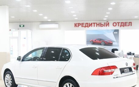 Skoda Superb III рестайлинг, 2013 год, 899 000 рублей, 4 фотография