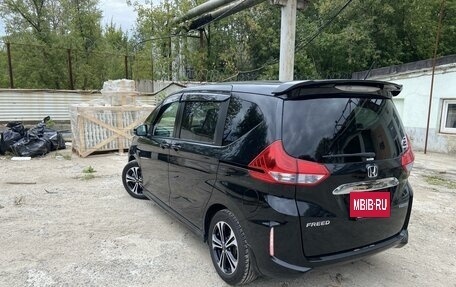 Honda Freed II, 2017 год, 1 785 000 рублей, 4 фотография