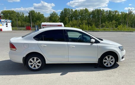 Volkswagen Polo VI (EU Market), 2011 год, 820 000 рублей, 2 фотография